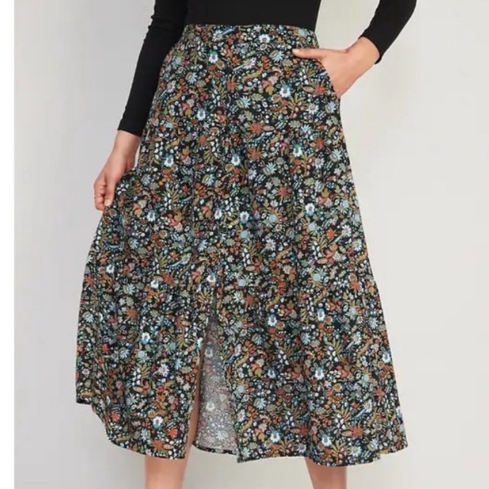 Old Navy floral tiered button skirt